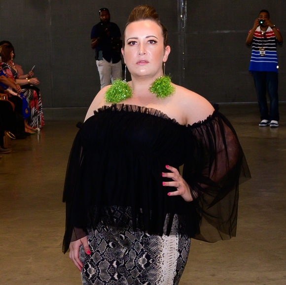 Meet your Posher, Heather - Picture 2 of 13